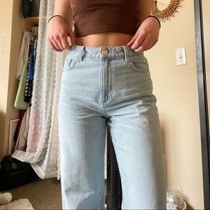 Lightwash Straight Leg Jeans